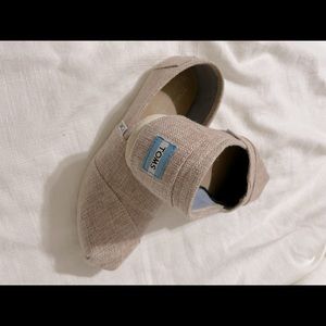 TOMS